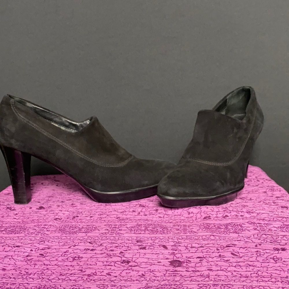 Aquatalia booties-black size 8